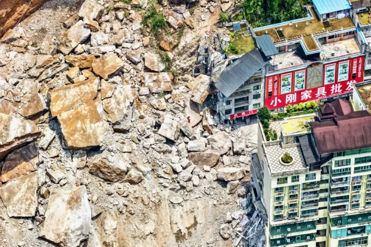 Landslide kills at least 8 in China